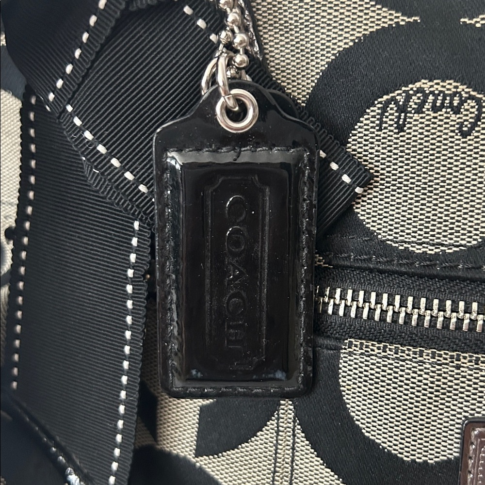 Coach Grey/Black Signature C Print Classic Poppy Travel Tote Bag Purse 🌺🌺 - Picture 7 of 16